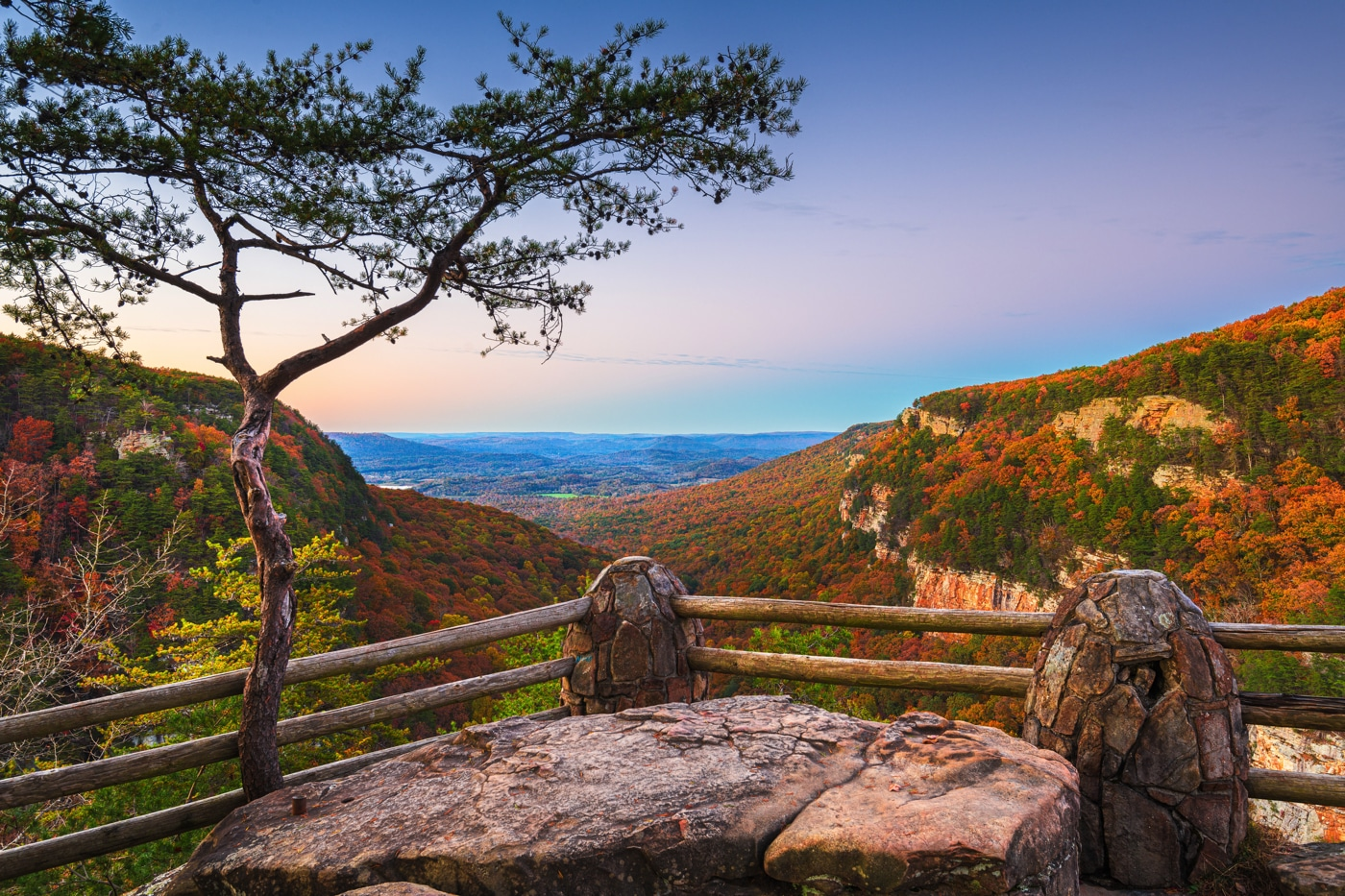 Cloudland Canyon Magic: Family Adventure with Stunning Views